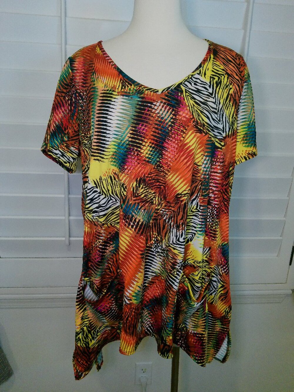 Short Sleeve Blouse with Pockets Notations Size 1X